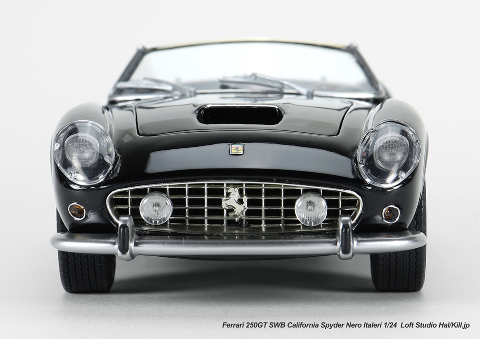 1_24-Ferrari-250GT_California_Nero